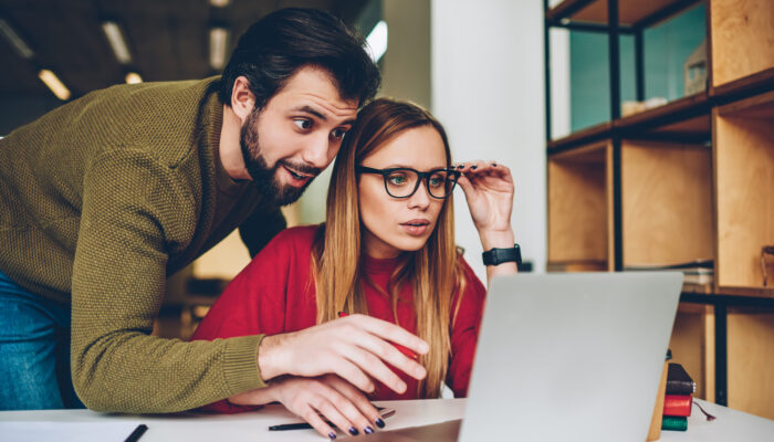 Key Pros And Cons Of A Website Building Software