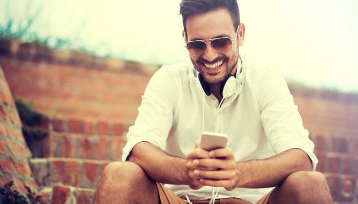 Here’s a list of individuals who can benefit from a prepaid cell phone