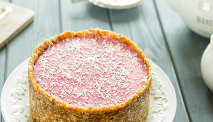 Here’s a simple pastry crust recipe that you can prepare at home