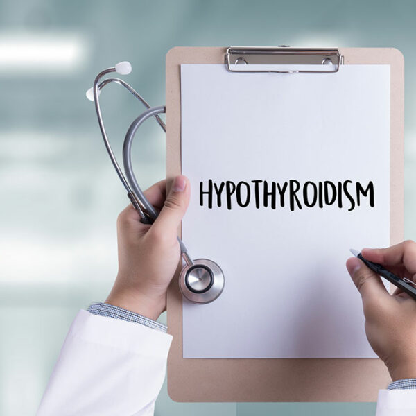 Hyperthyroidism vs. Hypothyroidism – Symptoms and Causes