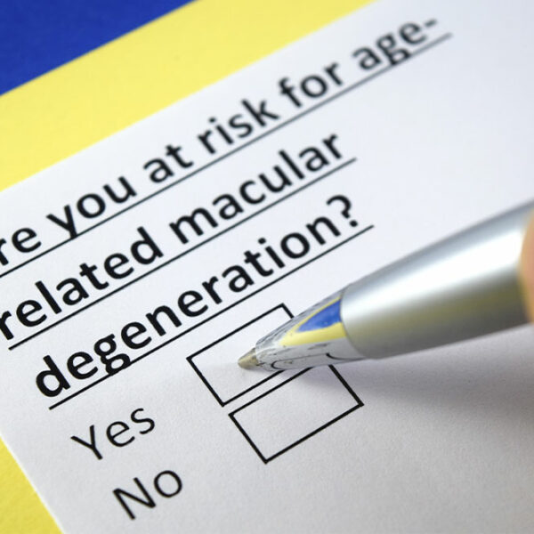 Macular degeneration – Early symptoms and foods that may help prevent it