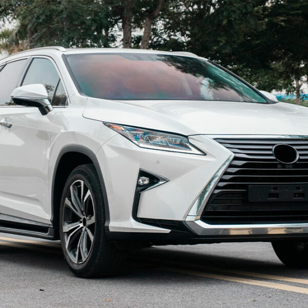 Here’s What Makes the Lexus RX 400h the Best Luxury SUV